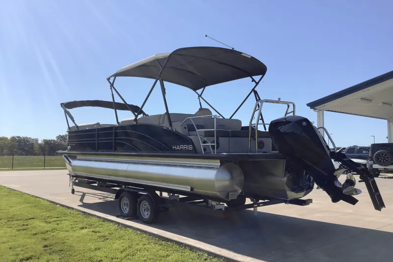 Slide: The Image of Harris 250 Sunliner 2025 - 5