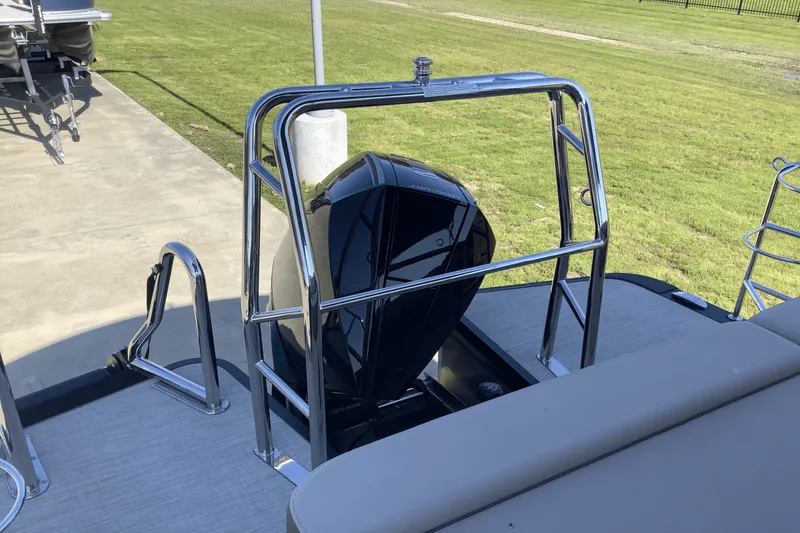 Slide: The Image of Harris 250 Sunliner 2025 - 7