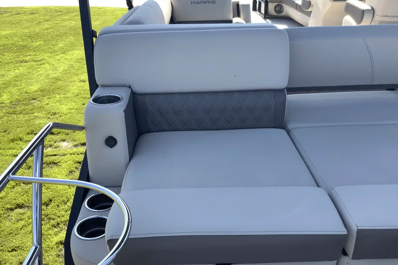 Slide: The Image of Harris 250 Sunliner 2025 - 8