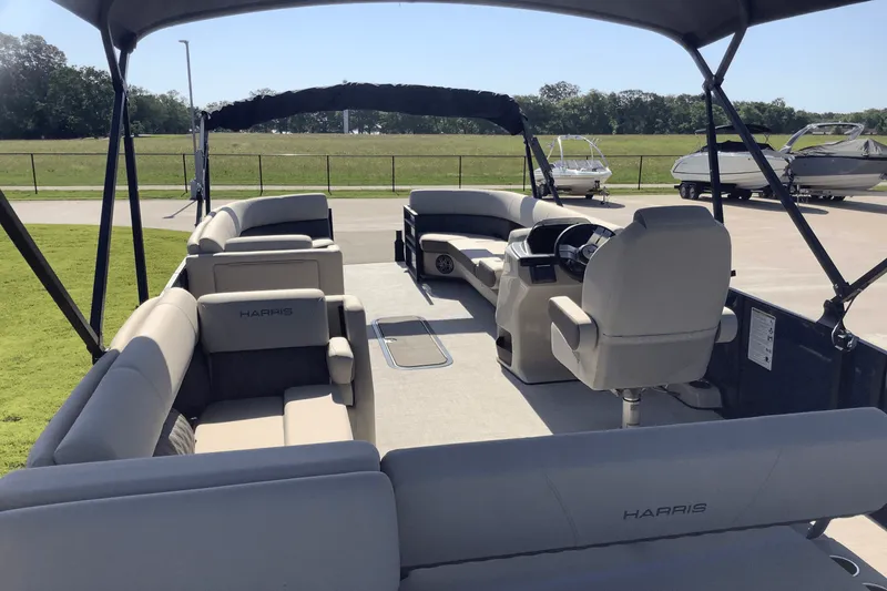 Slide: The Image of Harris 250 Sunliner 2025 - 9