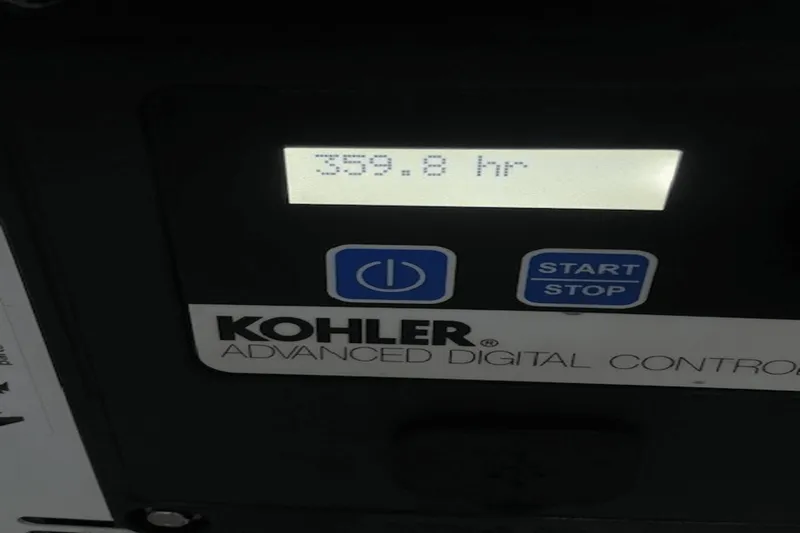 Slide: The Image of Cruisers Yachts 390 EXPRESS COUPE 2018 - 16