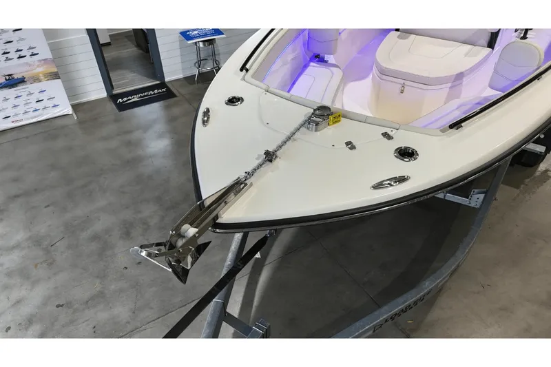 Slide: The Image of Scout 240 XSF 2025 - 12