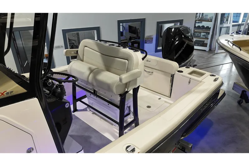 Slide: The Image of Scout 240 XSF 2025 - 14