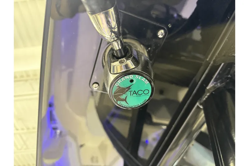 Slide: The Image of Scout 240 XSF 2025 - 21