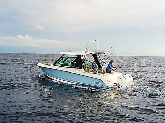 Slide: The Image of Boston Whaler 330 Vantage 2026 - 2