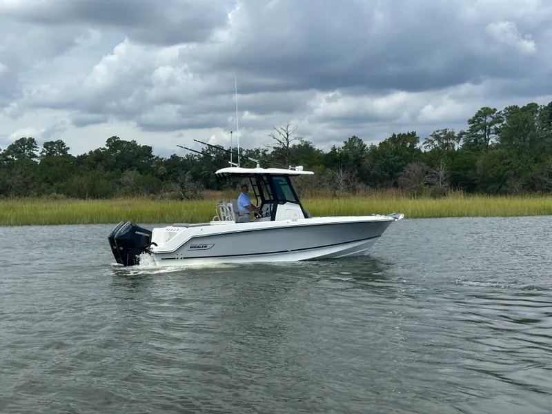 The Image of Boston Whaler 250 Outrage 2025 - 0