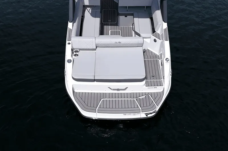 Slide: The Image of Sea Ray SDX 270 2025 - 11
