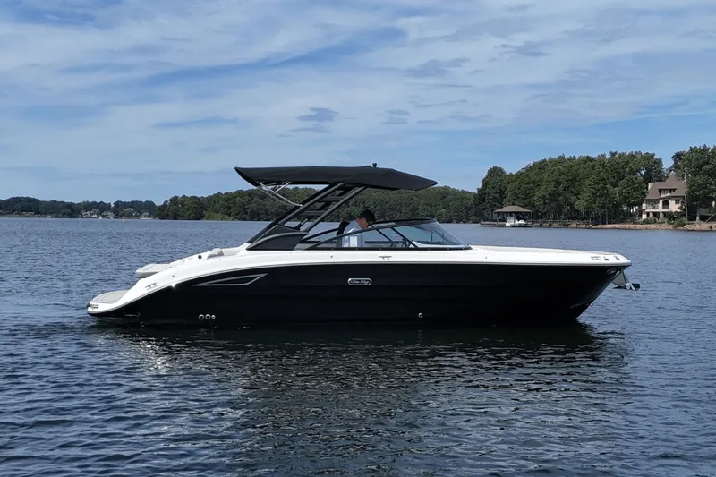 Slide: The Image of Sea Ray SDX 270 2025 - 4
