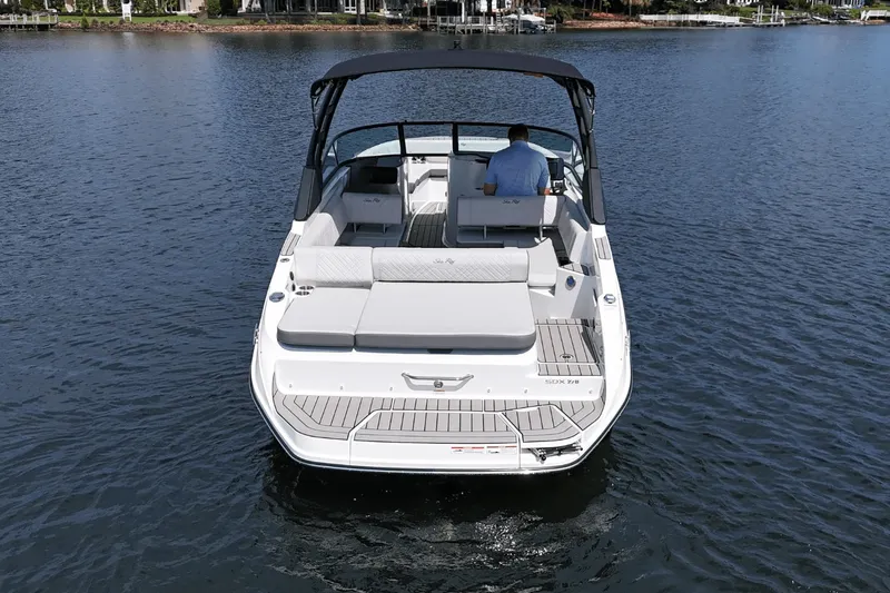 Slide: The Image of Sea Ray SDX 270 2025 - 6