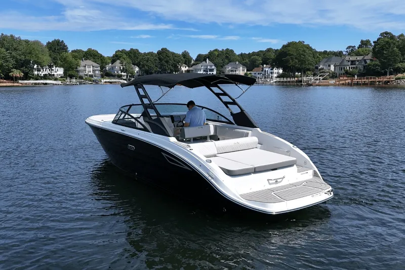 Slide: The Image of Sea Ray SDX 270 2025 - 7