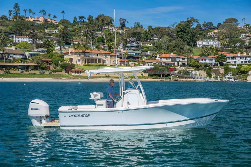 The Image of Regulator Marine 23 CC 2018 - 0