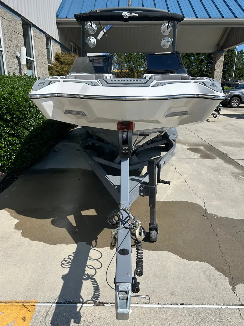 Slide: The Image of Malibu 24 MXZ 2021 - 5
