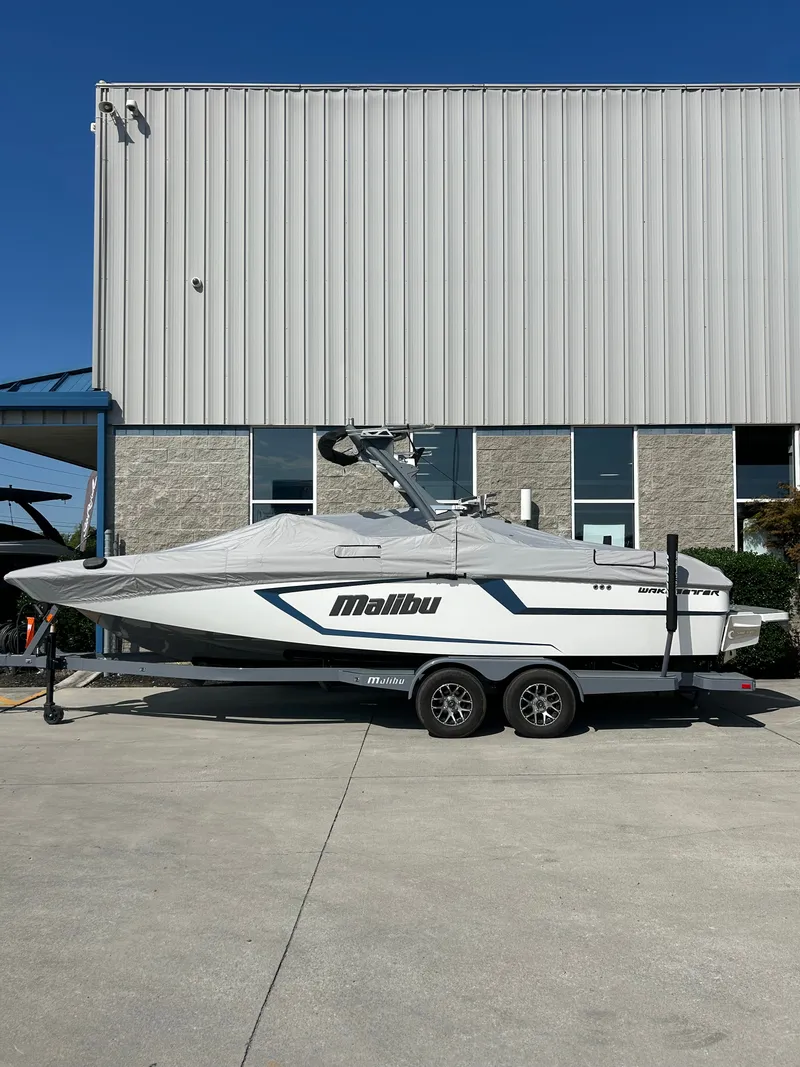 The Image of Malibu 24 MXZ 2021 - 0