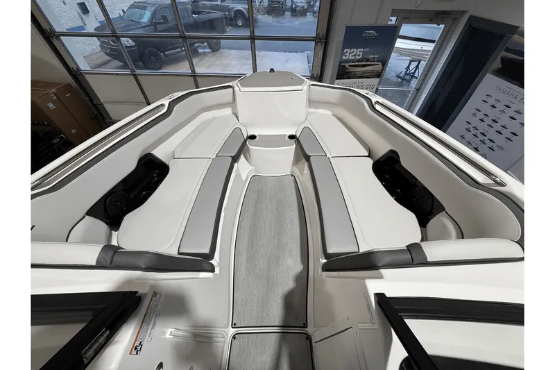 Slide: The Image of Yamaha AR250 2025 - 18