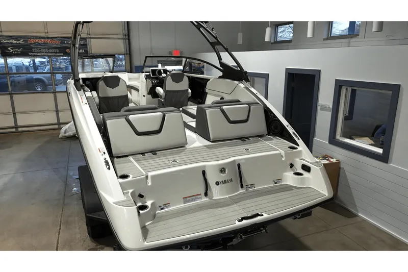 Slide: The Image of Yamaha AR250 2025 - 4