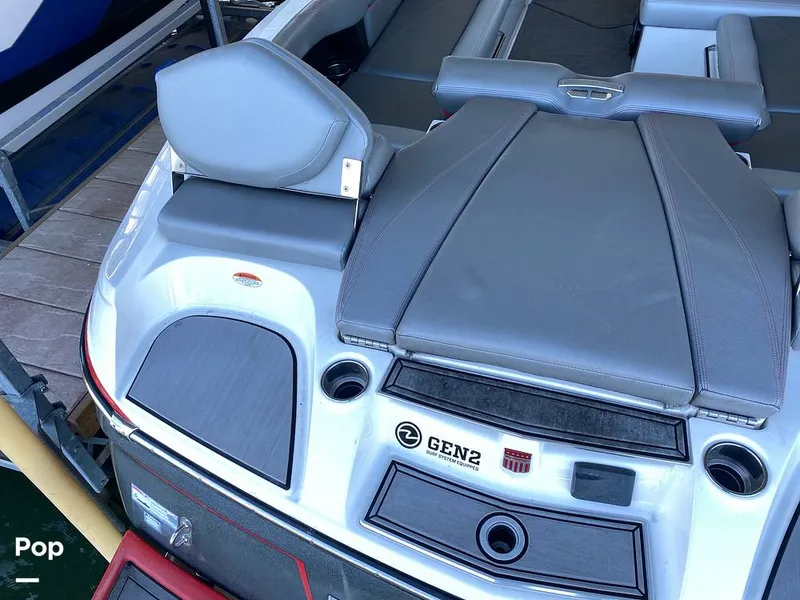 Slide: The Image of Mastercraft X46 2016 - 9903846