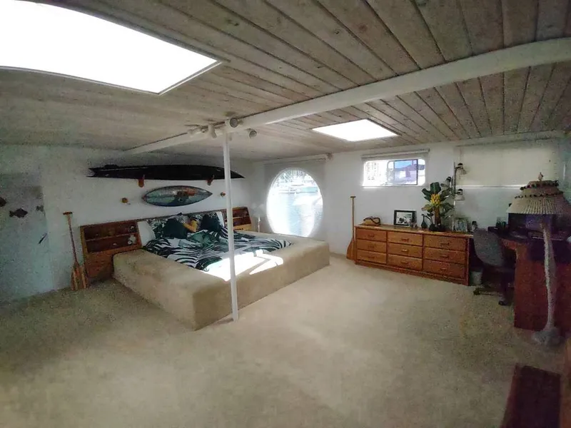 Slide: The Image of Custom 55' Motor Yacht 1994 - 11579143