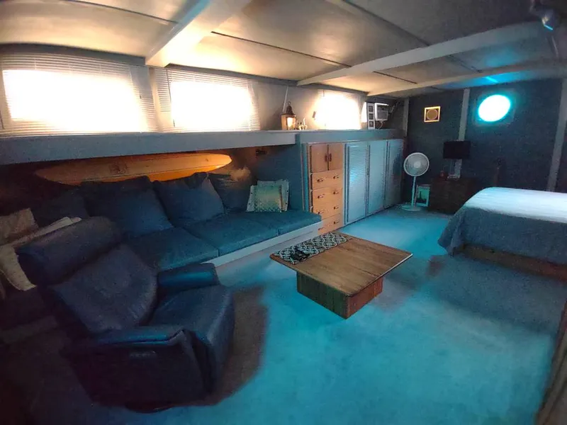 Slide: The Image of Custom 55' Motor Yacht 1994 - 11579168