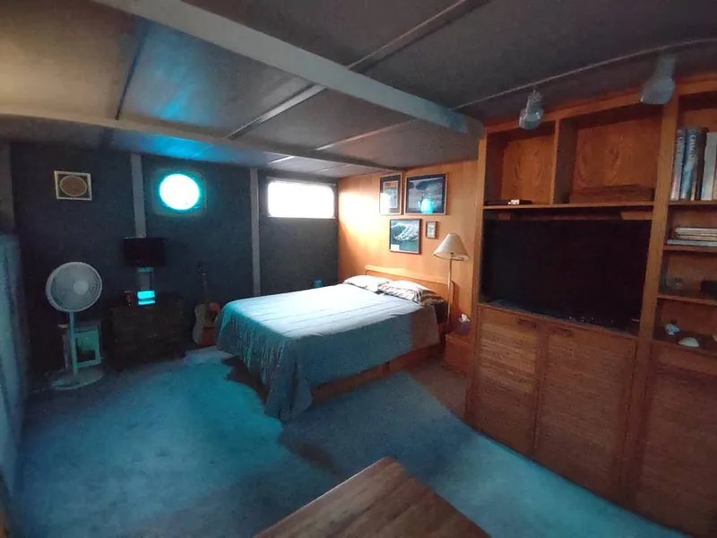 Slide: The Image of Custom 55' Motor Yacht 1994 - 11579169