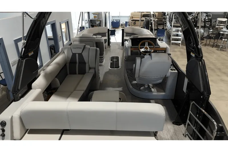 Slide: The Image of Harris Grand Mariner 250 2025 - 11