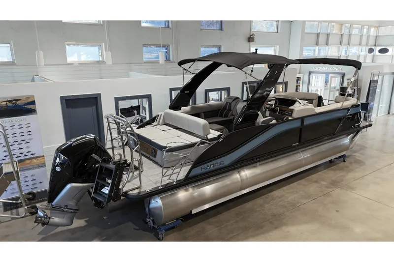 Slide: The Image of Harris Grand Mariner 250 2025 - 2