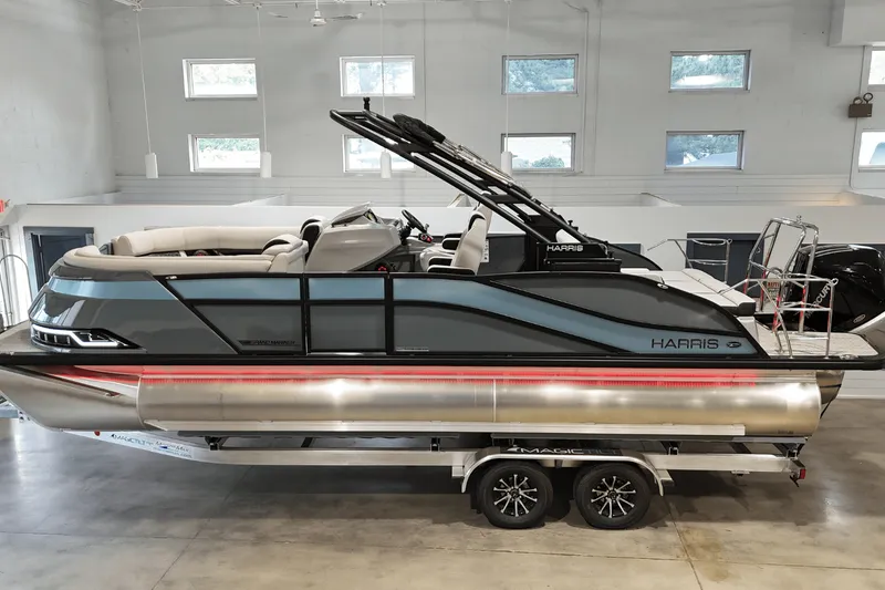 Slide: The Image of Harris 230 Grand Mariner 2025 - 1