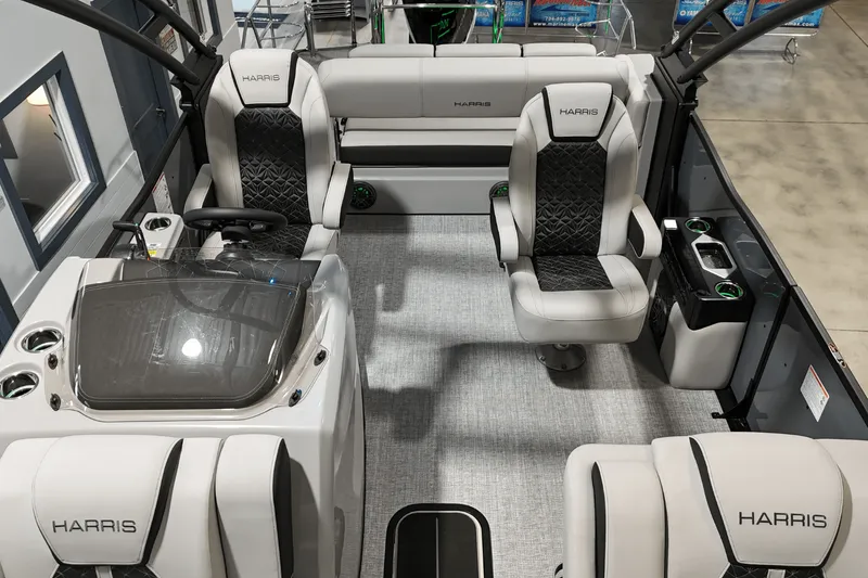 Slide: The Image of Harris 230 Grand Mariner 2025 - 14