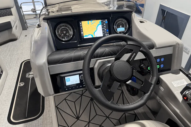 Slide: The Image of Harris 230 Grand Mariner 2025 - 17