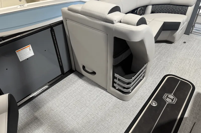 Slide: The Image of Harris 230 Grand Mariner 2025 - 18