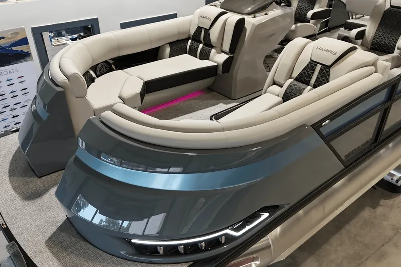 Slide: The Image of Harris 230 Grand Mariner 2025 - 5