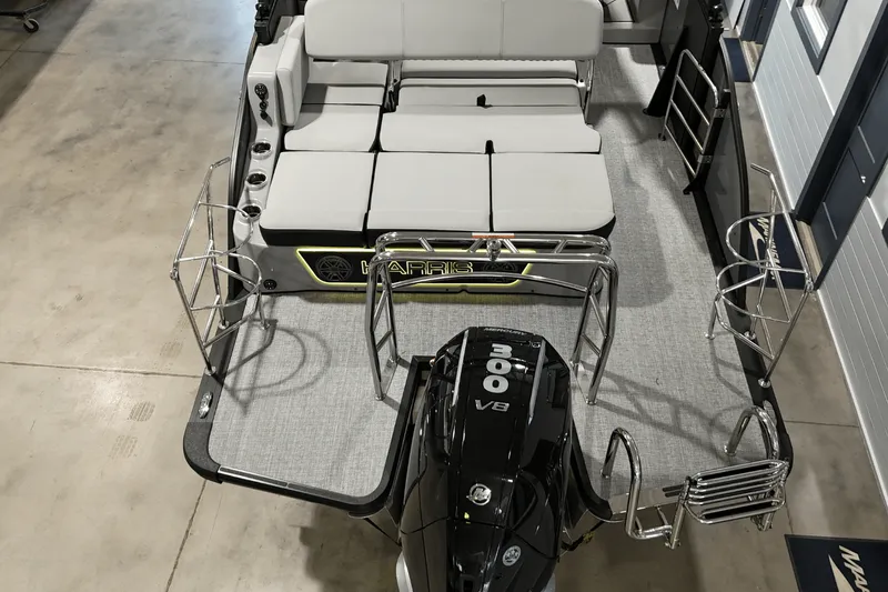 Slide: The Image of Harris 230 Grand Mariner 2025 - 7