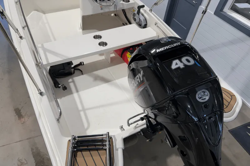 Slide: The Image of Boston Whaler 130 Super Sport 2025 - 5