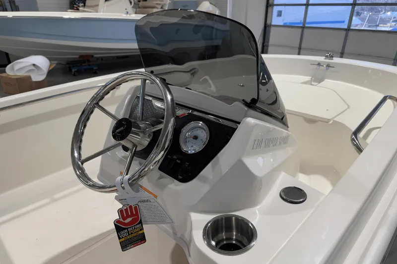 Slide: The Image of Boston Whaler 130 Super Sport 2025 - 9