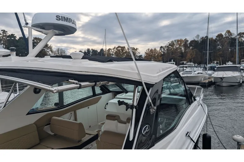 Slide: The Image of Sea Ray Sundancer 320 Outboard 2023 - 5