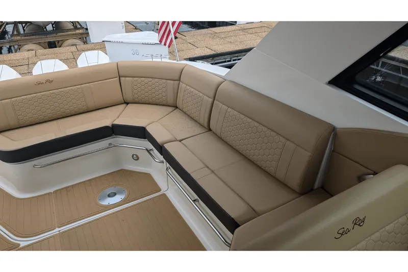 Slide: The Image of Sea Ray Sundancer 320 Outboard 2023 - 7