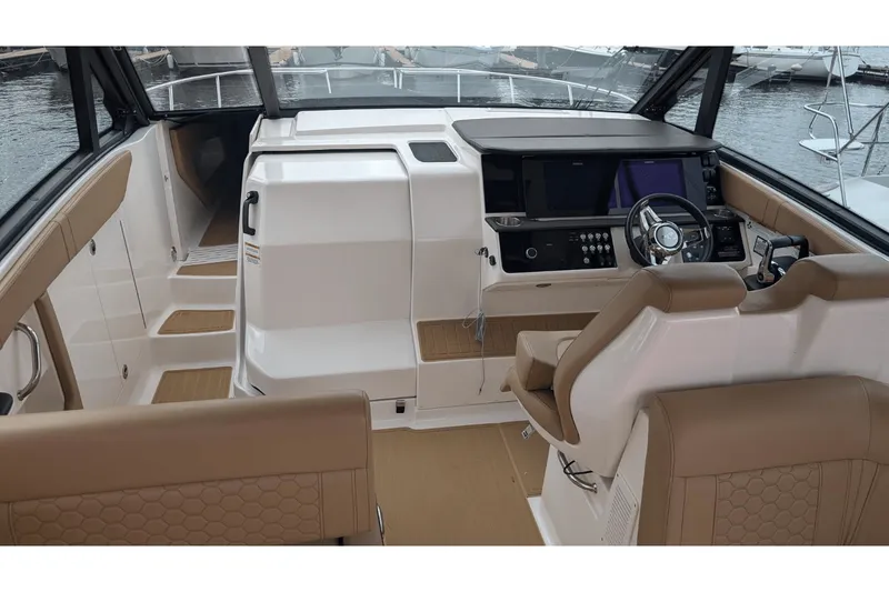 Slide: The Image of Sea Ray Sundancer 320 Outboard 2023 - 8