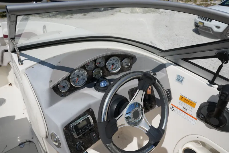 Slide: The Image of Stingray Boat Company 234LR OB 2013 - 20