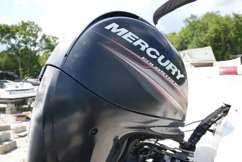 Slide: The Image of Stingray Boat Company 234LR OB 2013 - 8