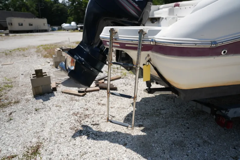 Slide: The Image of Stingray Boat Company 234LR OB 2013 - 13
