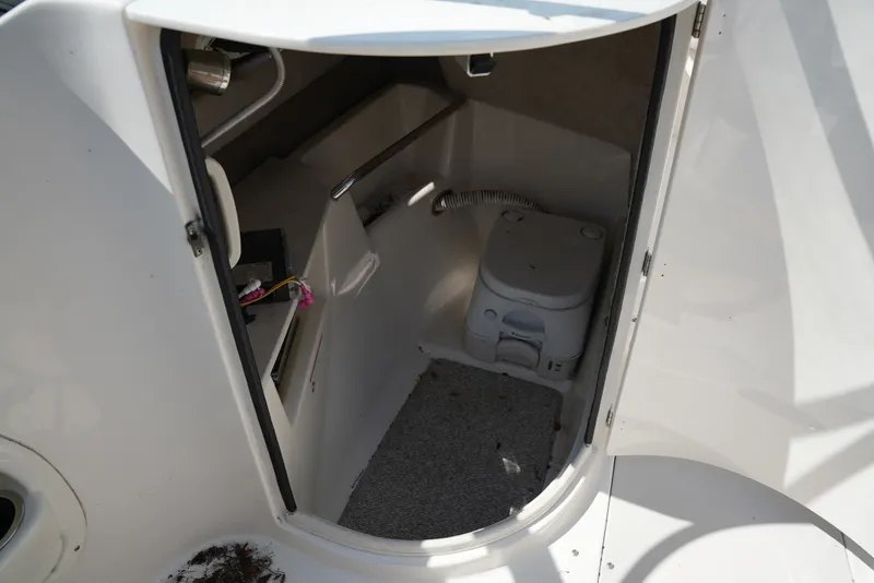 Slide: The Image of Stingray Boat Company 234LR OB 2013 - 18