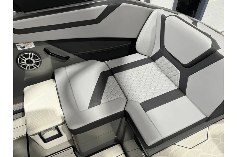 Slide: The Image of Yamaha 222XD 2025 - 10