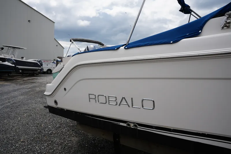 Slide: The Image of Robalo R227 2011 - 6