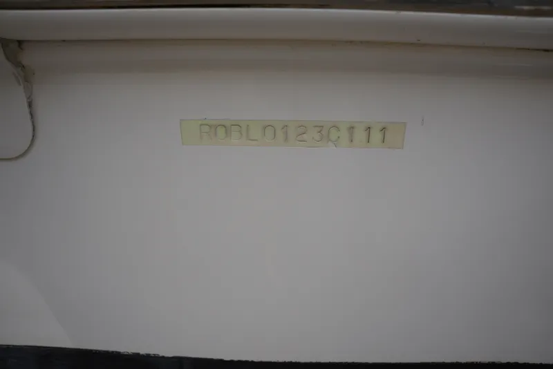 Slide: The Image of Robalo R227 2011 - 8