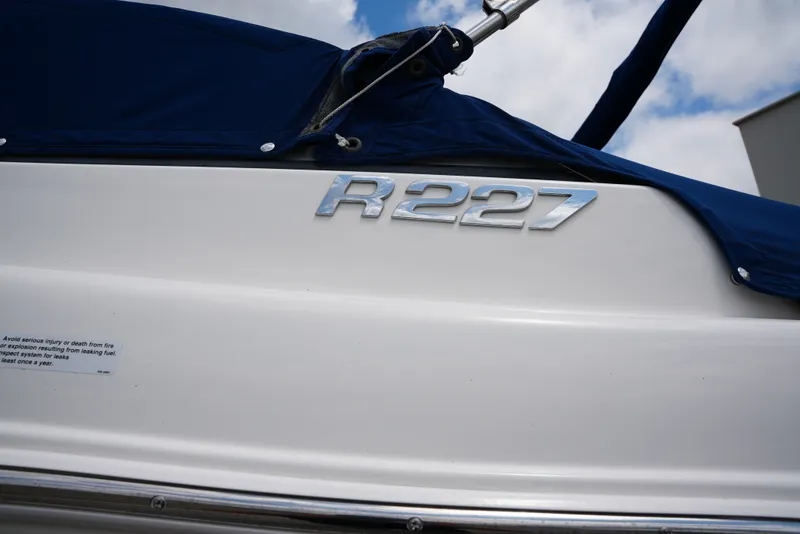 Slide: The Image of Robalo R227 2011 - 4