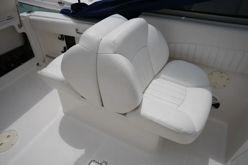 Slide: The Image of Robalo R227 2011 - 35