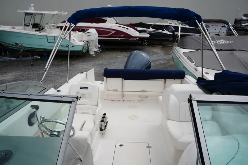 Slide: The Image of Robalo R227 2011 - 51