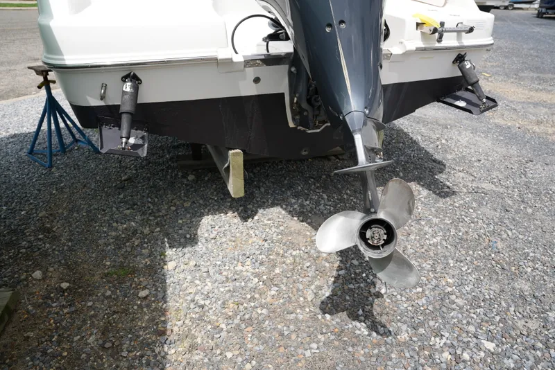 Slide: The Image of Robalo R227 2011 - 15