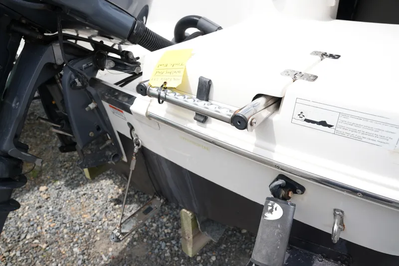 Slide: The Image of Robalo R227 2011 - 16