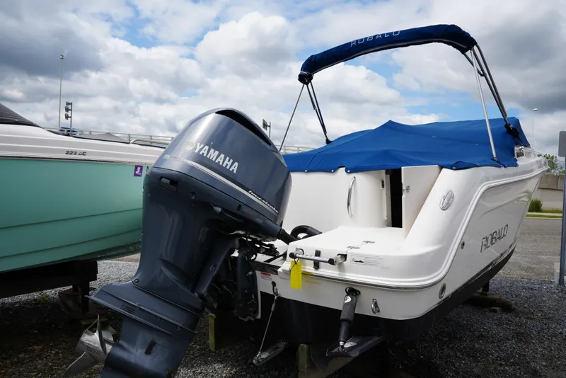 Slide: The Image of Robalo R227 2011 - 7