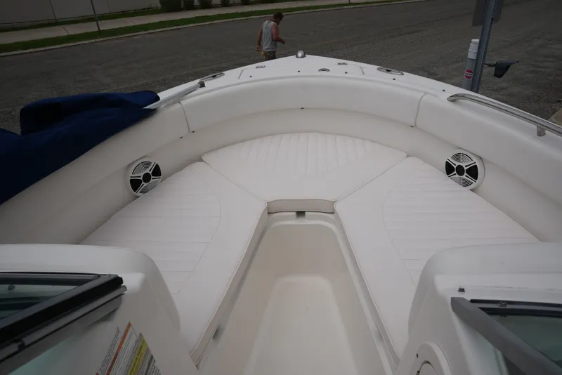 Slide: The Image of Robalo R227 2011 - 41